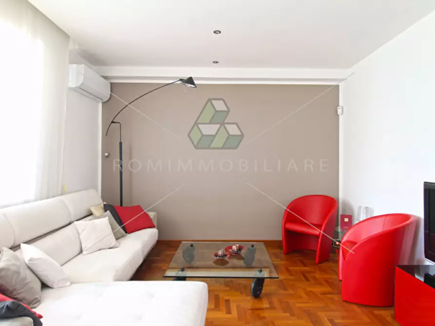 Immagine 2 di Appartamento in vendita  in Via Pio Emanuelli a Roma