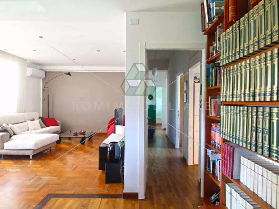 Immagine 5 di Appartamento in vendita  in Via Pio Emanuelli a Roma