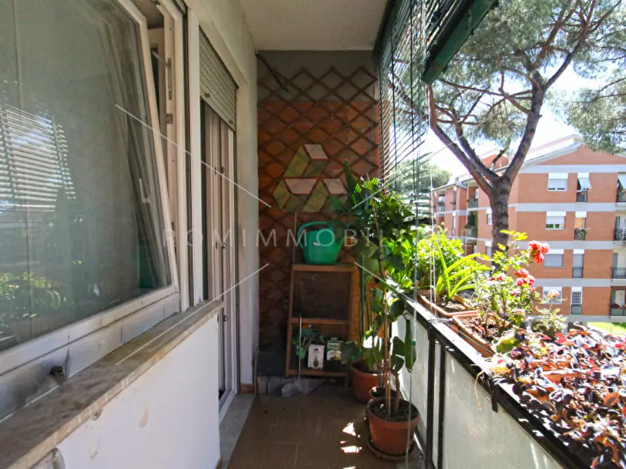 Immagine 12 di Appartamento in vendita  in Via Pio Emanuelli a Roma