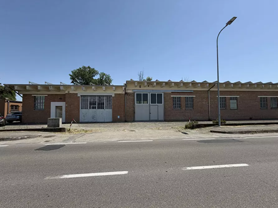 Immagine 1 di Magazzino in vendita  in Strada Provinciale per Golese, 96 a Torrile