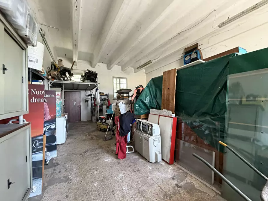 Immagine 9 di Magazzino in vendita  in Strada Provinciale per Golese, 96 a Torrile