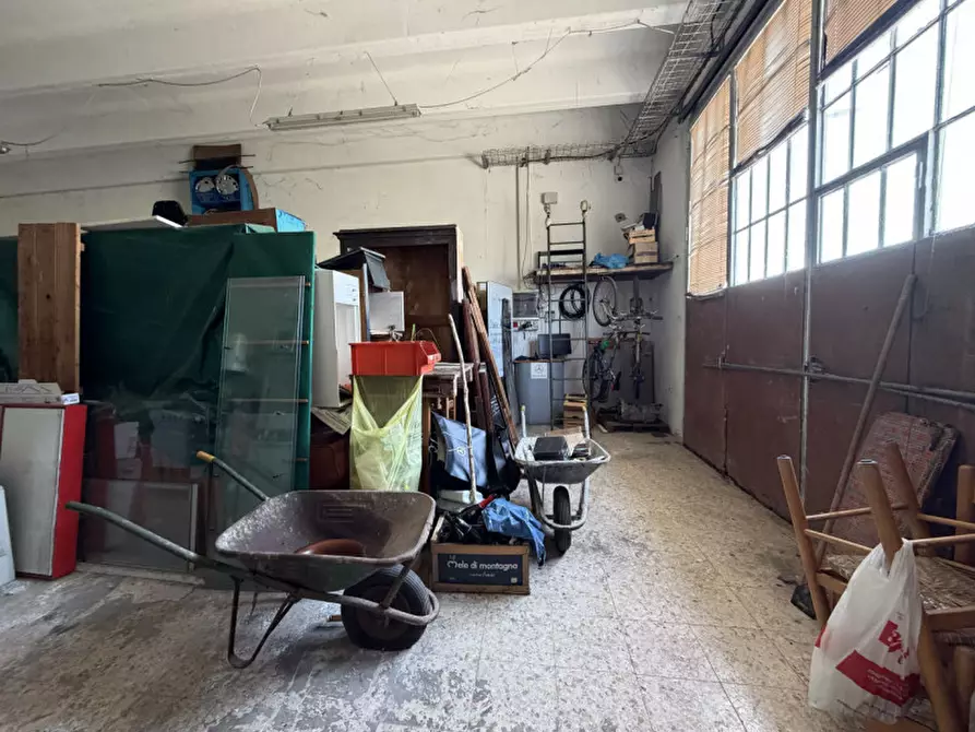 Immagine 14 di Magazzino in vendita  in Strada Provinciale per Golese, 96 a Torrile