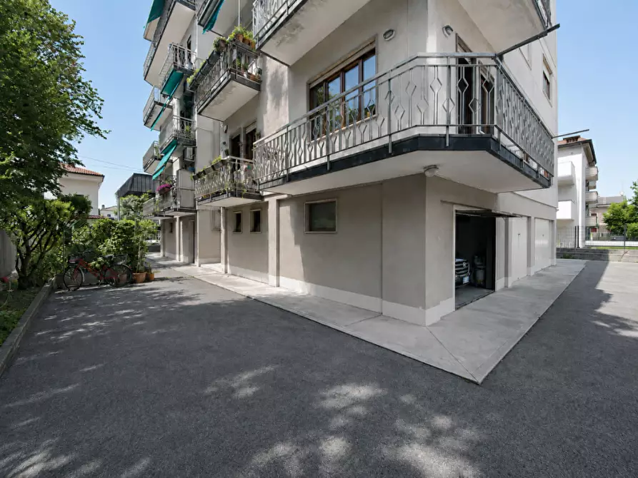 Immagine 28 di Appartamento in vendita  in Via Goffredo Mameli, 34 a Vicenza