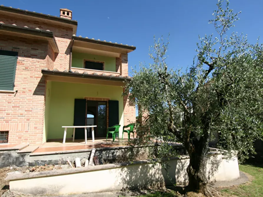 Immagine 4 di Villa in vendita  a Sinalunga