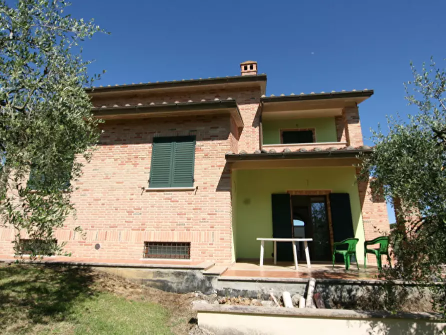 Immagine 5 di Villa in vendita  a Sinalunga