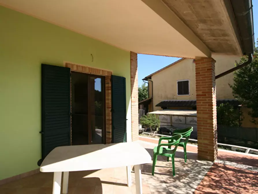Immagine 8 di Villa in vendita  a Sinalunga