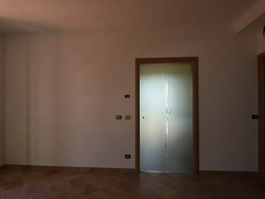 Immagine 11 di Villa in vendita  a Sinalunga