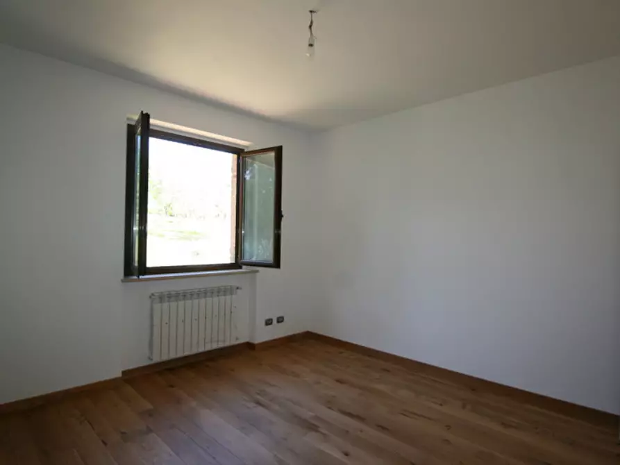 Immagine 23 di Villa in vendita  a Sinalunga