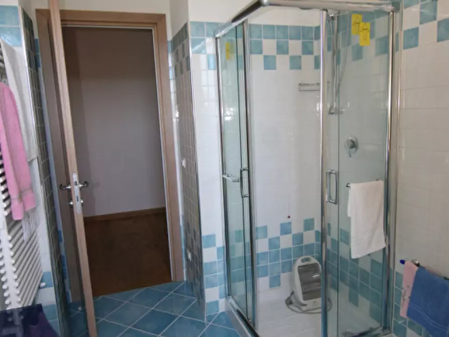 Immagine 34 di Villa in vendita  a Sinalunga