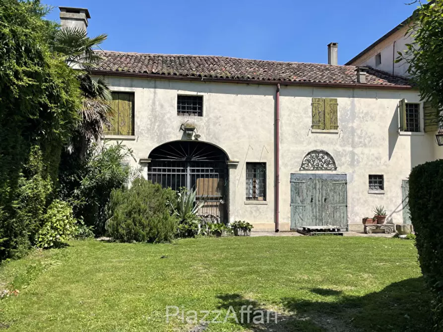 Immagine 1 di Villa in vendita  in Via Rusteghello a Piove Di Sacco