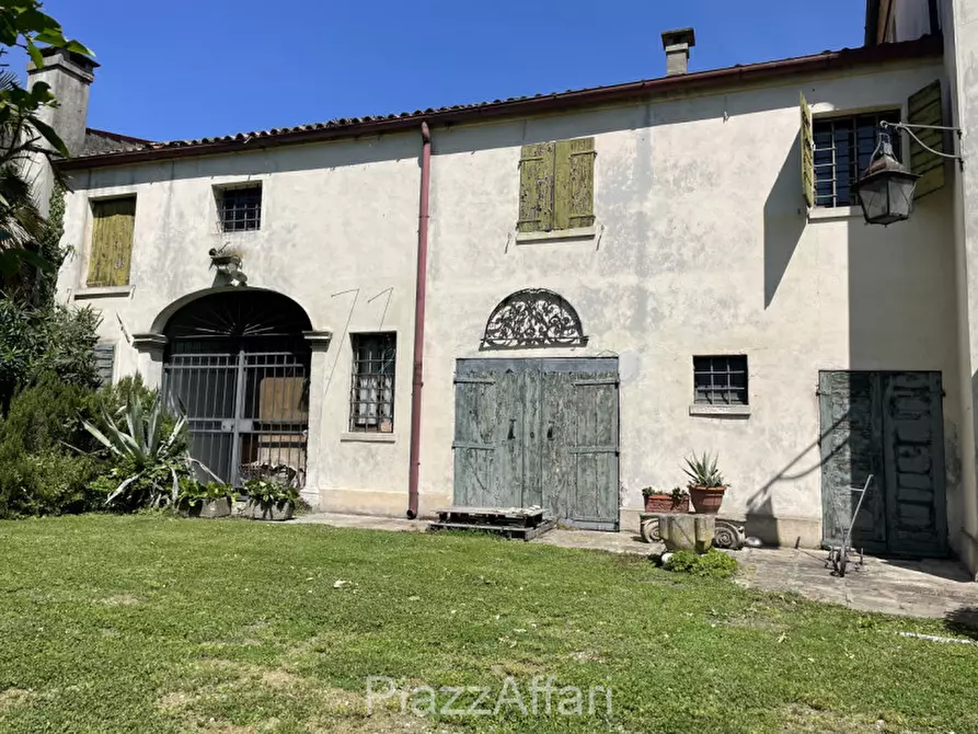 Immagine 2 di Villa in vendita  in Via Rusteghello a Piove Di Sacco