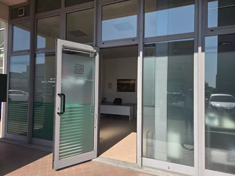 Immagine 2 di Ufficio in vendita  in Via Robert Koch, 41 a Parma