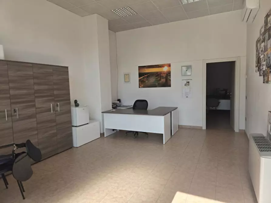 Immagine 3 di Ufficio in vendita  in Via Robert Koch, 41 a Parma