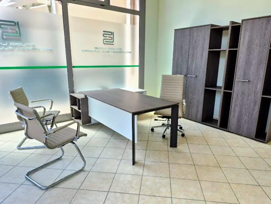 Immagine 12 di Ufficio in vendita  in Via Robert Koch, 41 a Parma