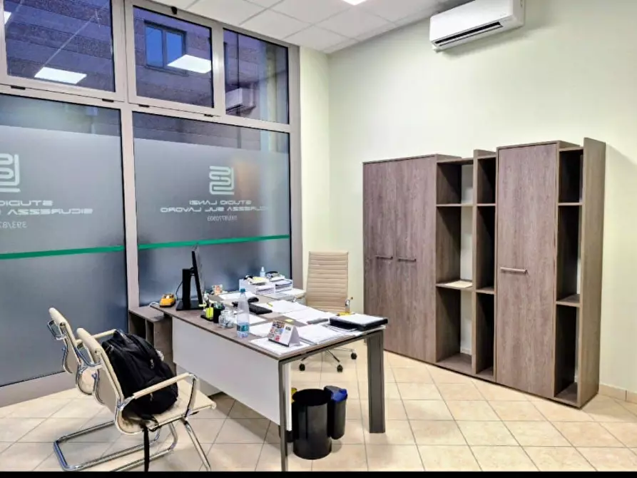Immagine 13 di Ufficio in vendita  in Via Robert Koch, 41 a Parma