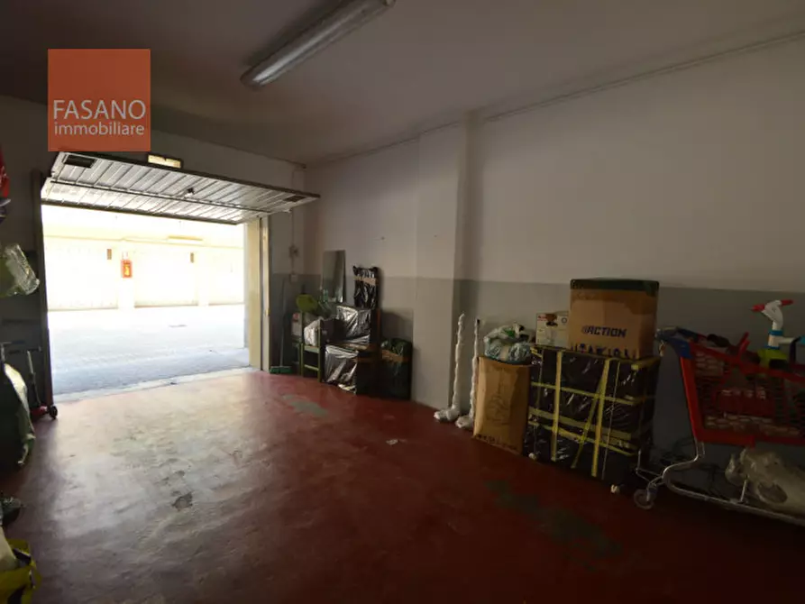 Immagine 11 di Garage in vendita  in Via San Remo a Torino