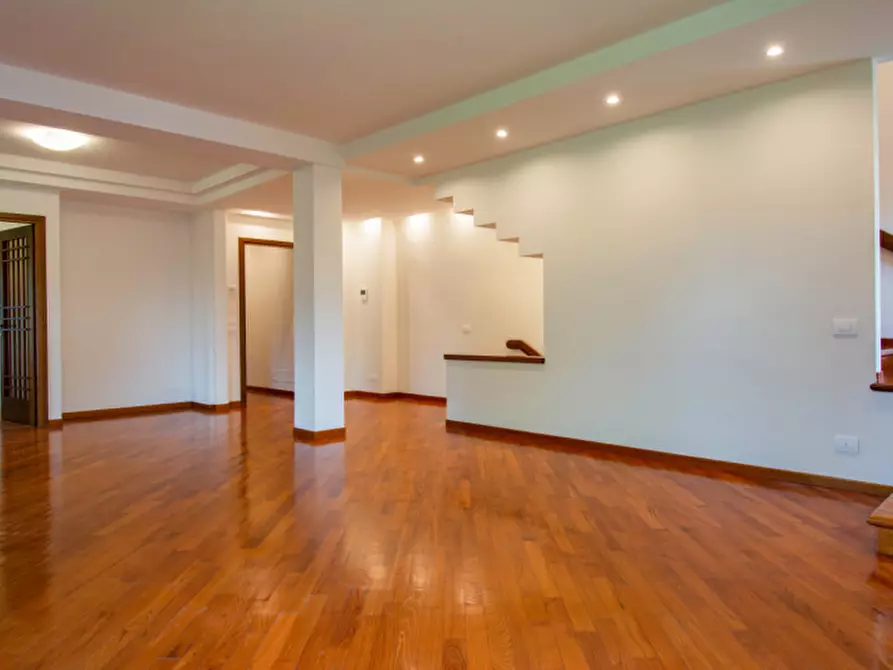 Immagine 1 di Casa indipendente in vendita  in Via Carlo Forlanini a Prato