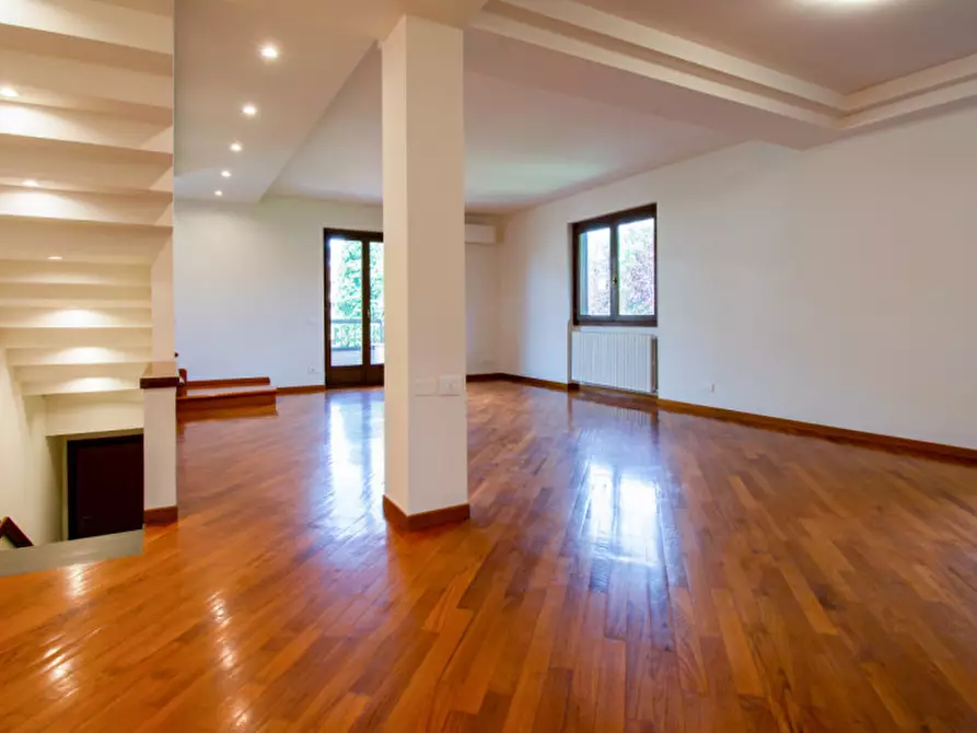 Immagine 3 di Casa indipendente in vendita  in Via Carlo Forlanini a Prato