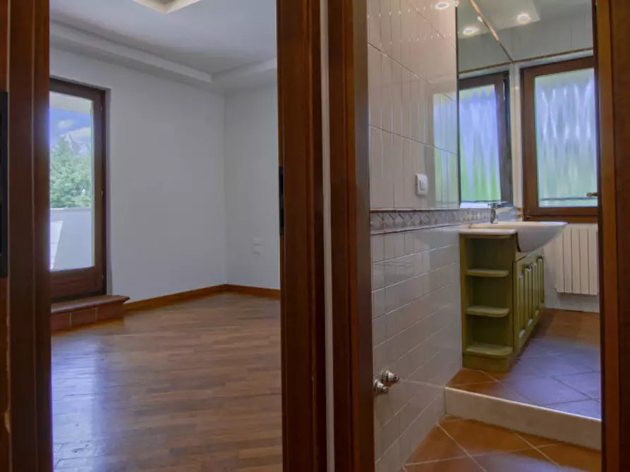 Immagine 4 di Casa indipendente in vendita  in Via Carlo Forlanini a Prato