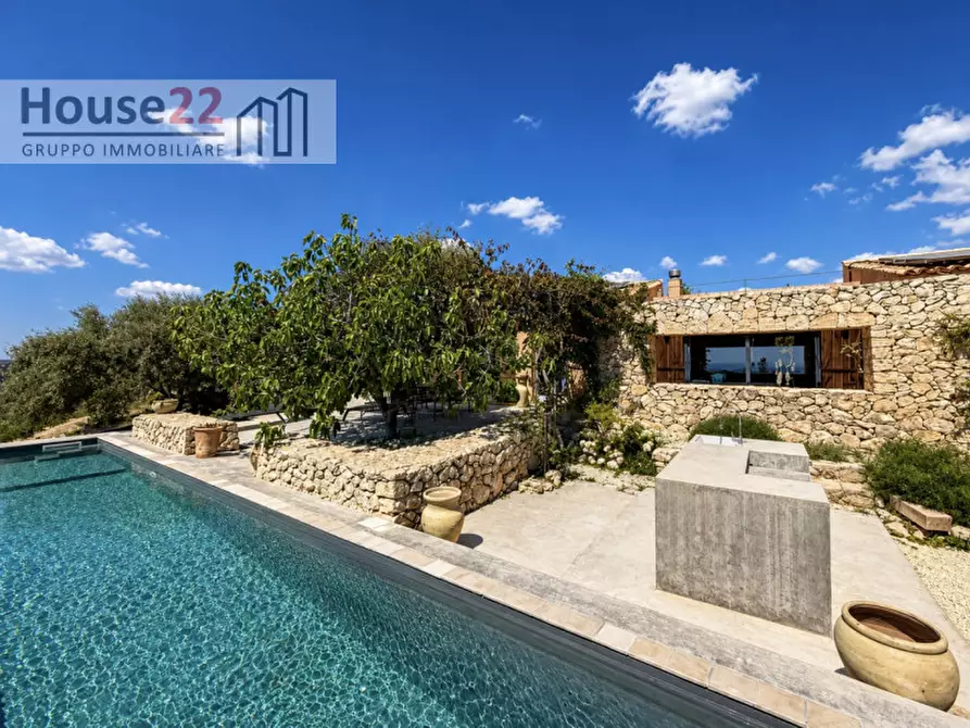 Immagine 1 di Villa in vendita  in Contrada Fiumara a Noto