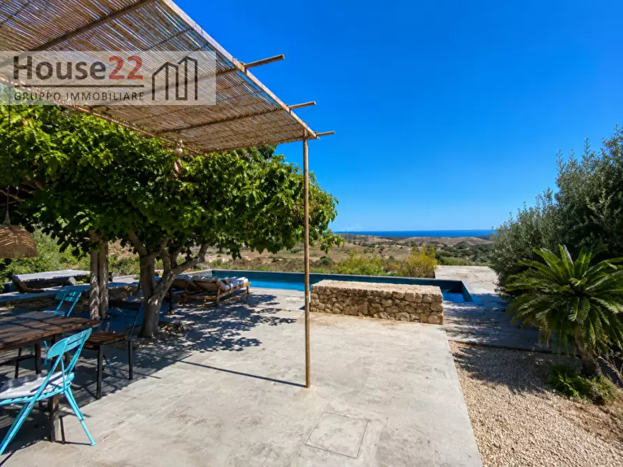 Immagine 25 di Villa in vendita  in Contrada Fiumara a Noto
