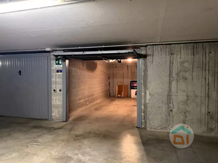 Immagine 2 di Garage in vendita  a Monfalcone
