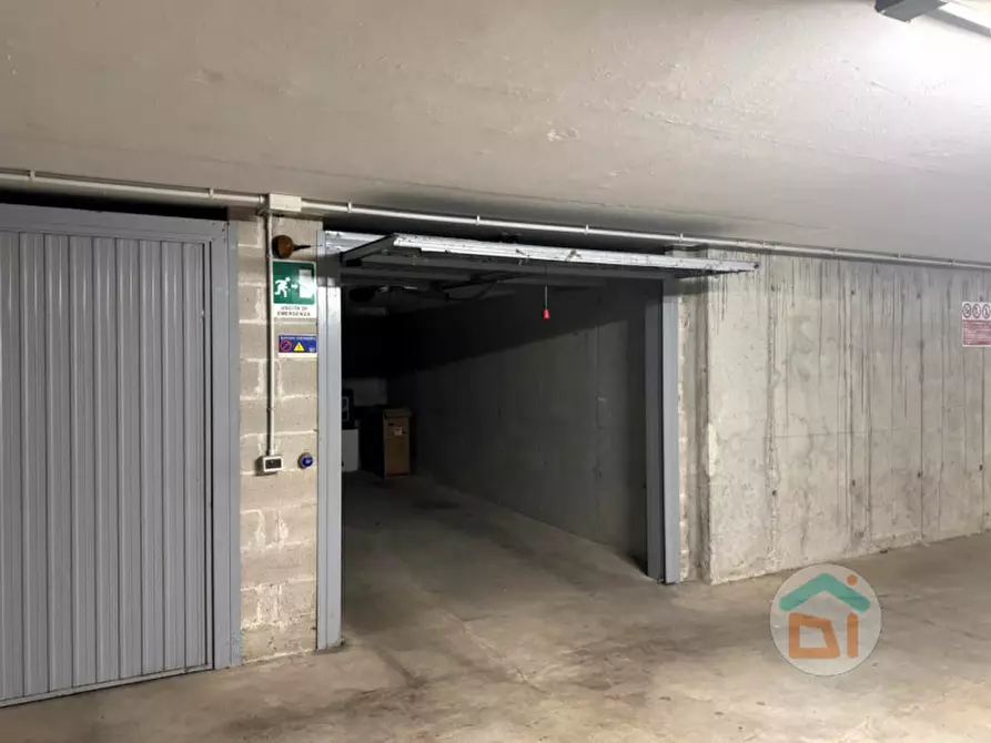 Immagine 10 di Garage in vendita  a Monfalcone