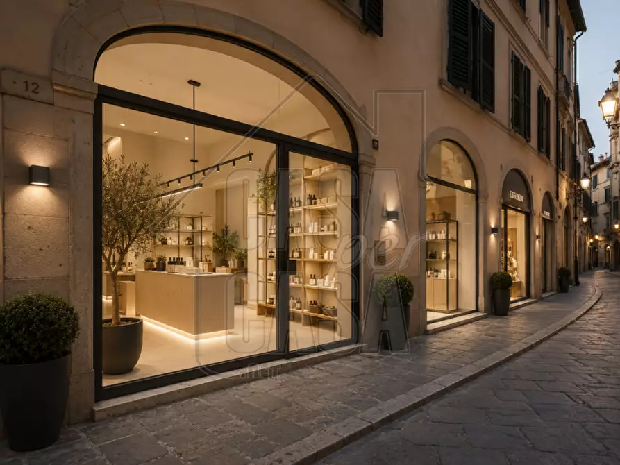 Immagine 1 di Attività commerciale in vendita  in Corso Milano a Padova