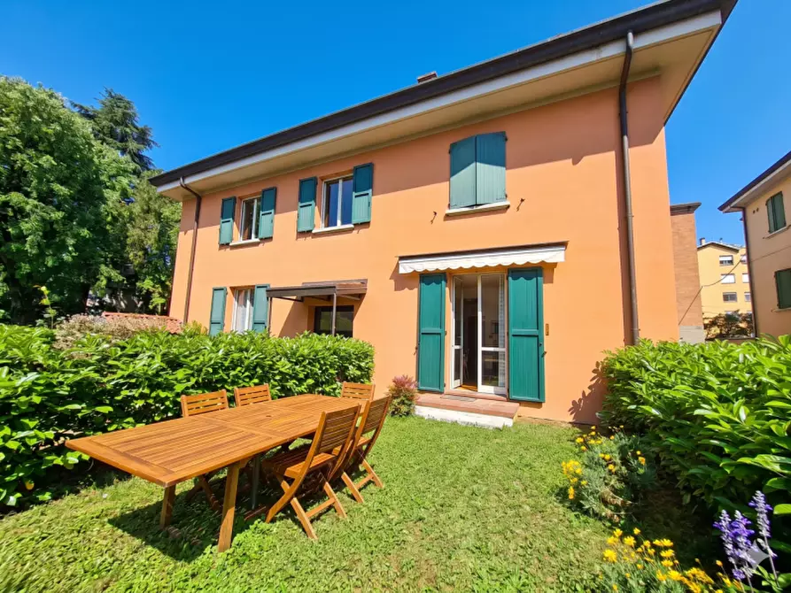 Immagine 2 di Appartamento in vendita  in Via degli Orti a Bologna