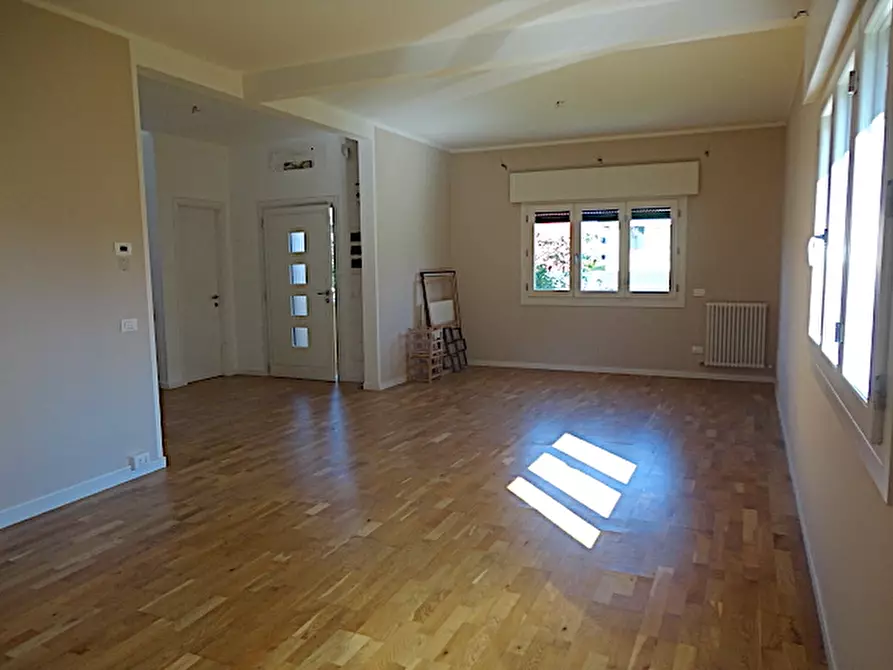 Immagine 1 di Casa indipendente in vendita  in Via Beato Luigi Guanella a Padova