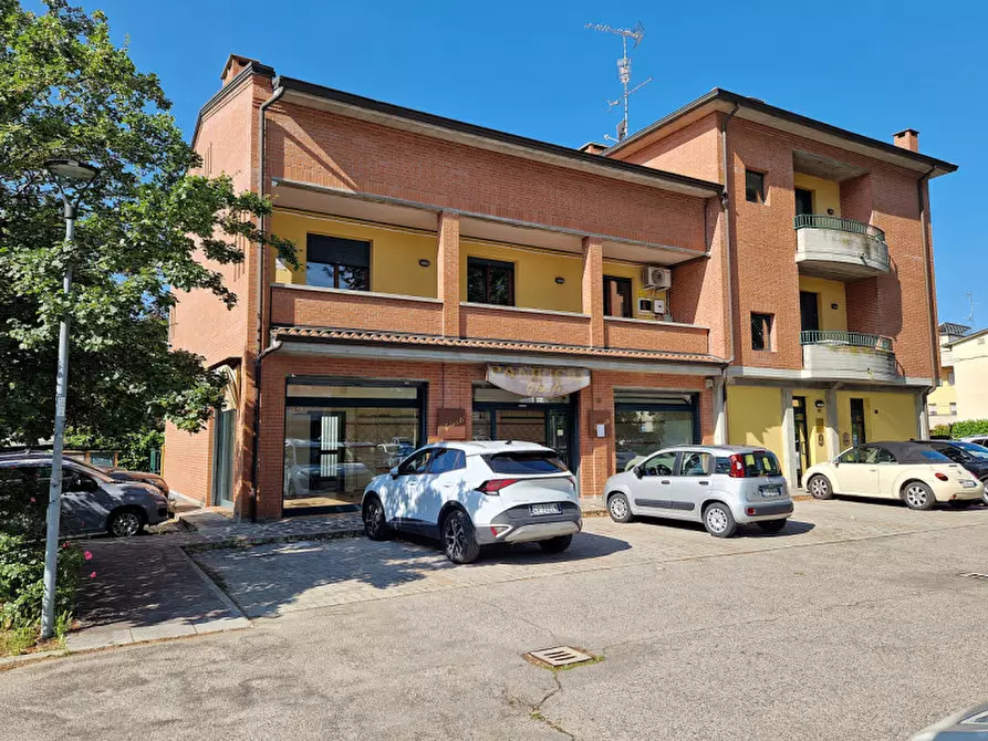 Immagine 1 di Negozio in affitto  in Via Sandro Pertini,1 a Anzola Dell'emilia