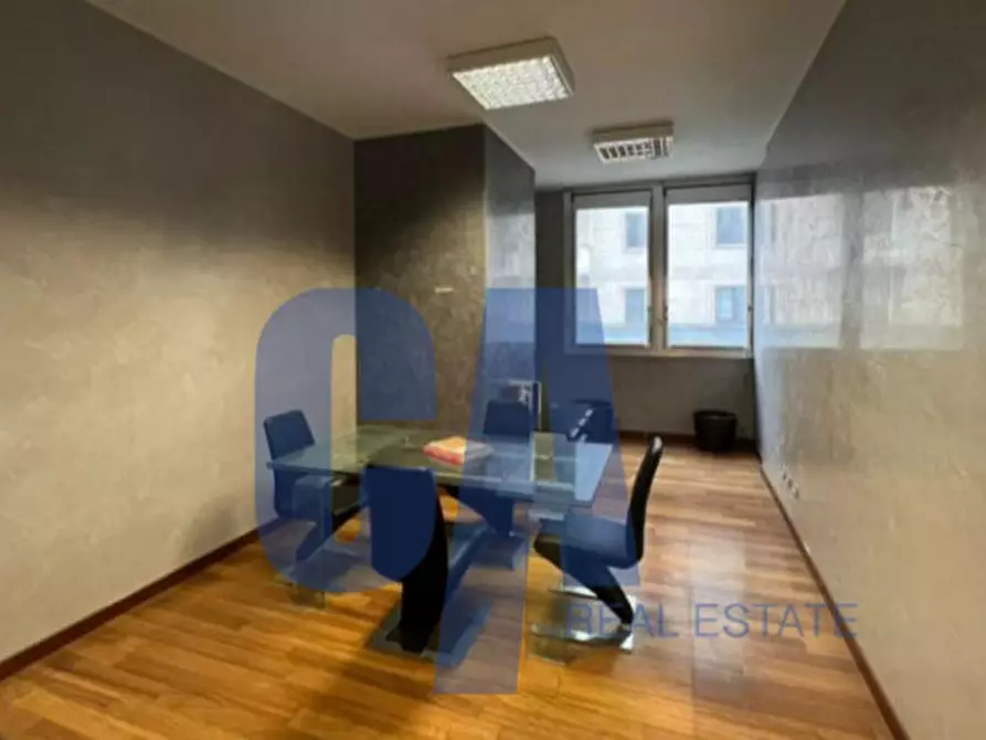 Immagine 6 di Ufficio in affitto  in VIALE VITTORIO VENETO a Milano