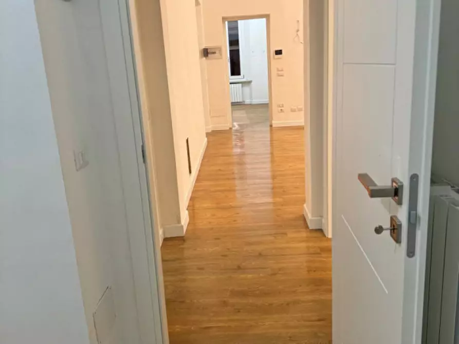 Immagine 10 di Appartamento in vendita  in CORSO AMENDOLA a Ancona