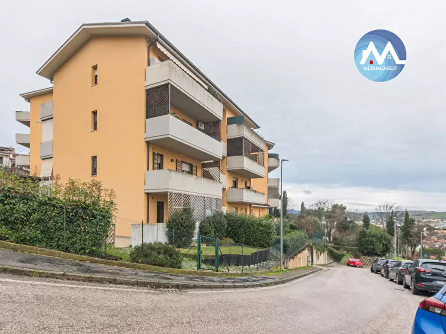 Immagine 1 di Appartamento in vendita  in Via La Rocca a Montelabbate