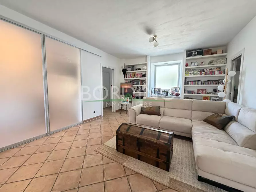 Immagine 9 di Villa in vendita  in Via San Pietro snc a Govone