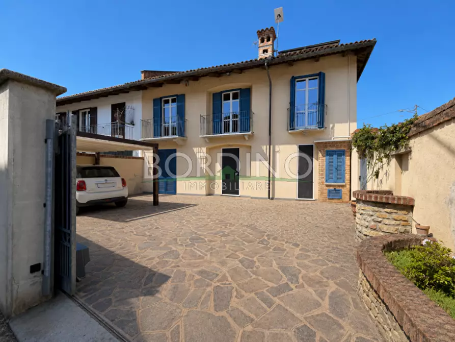 Immagine 39 di Villa in vendita  in Via San Pietro snc a Govone