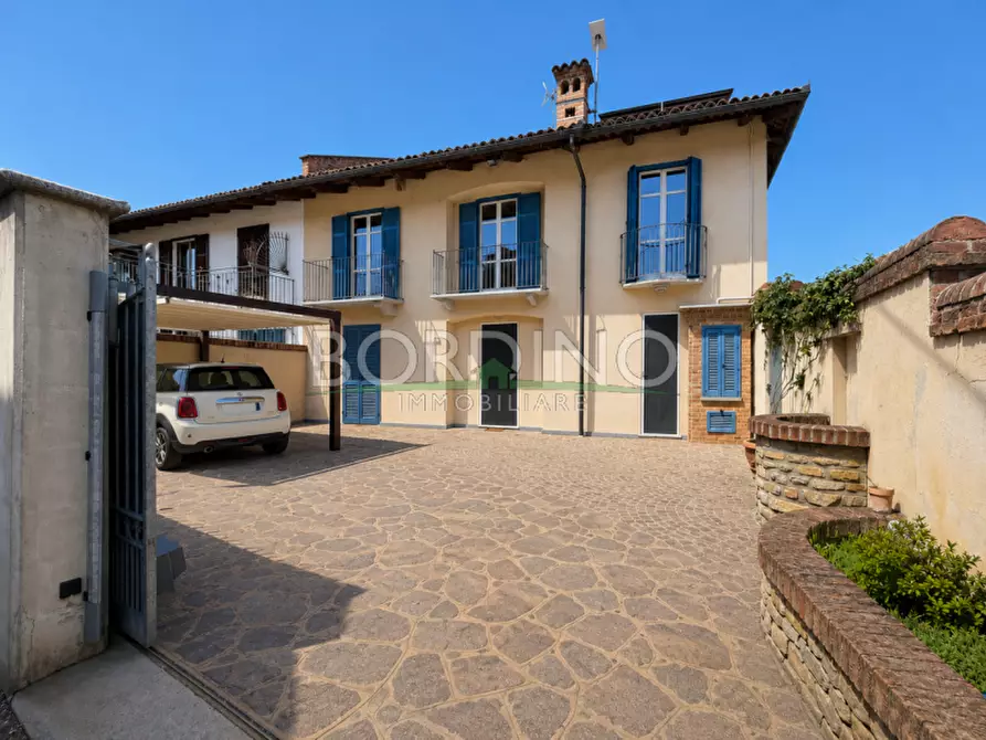Immagine 41 di Villa in vendita  in Via San Pietro snc a Govone