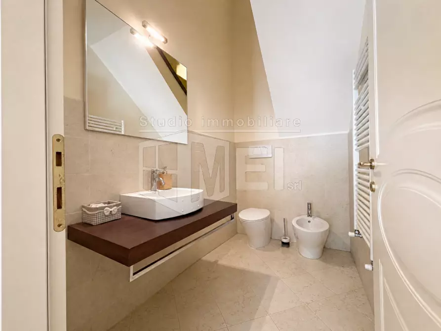 Immagine 13 di Villa in vendita  in via dell'elba a Livorno