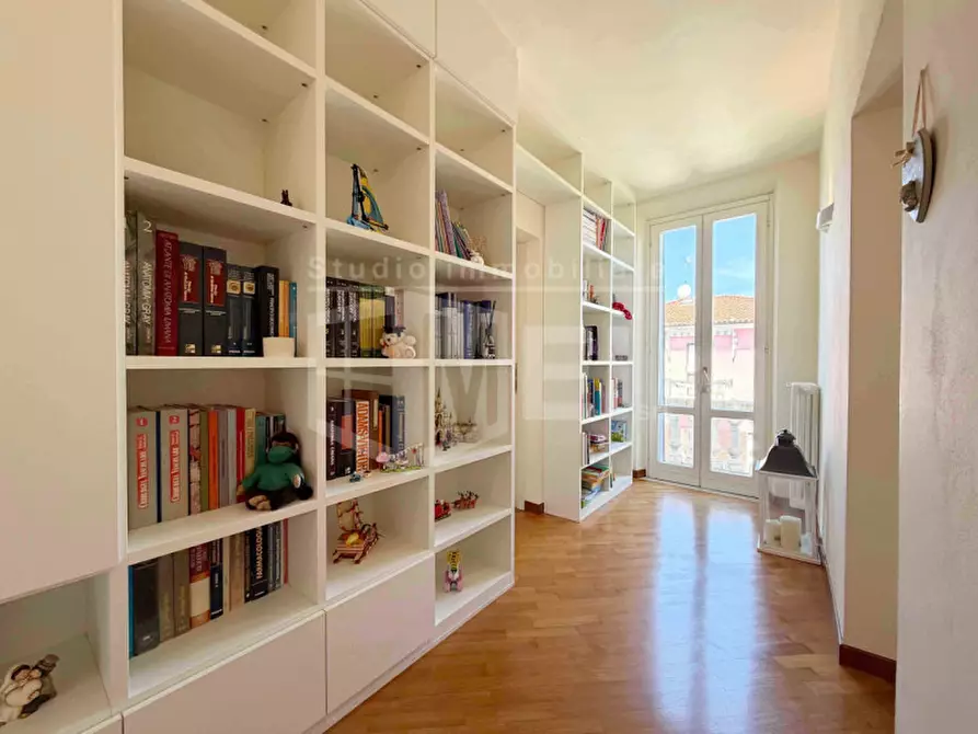 Immagine 18 di Villa in vendita  in via dell'elba a Livorno