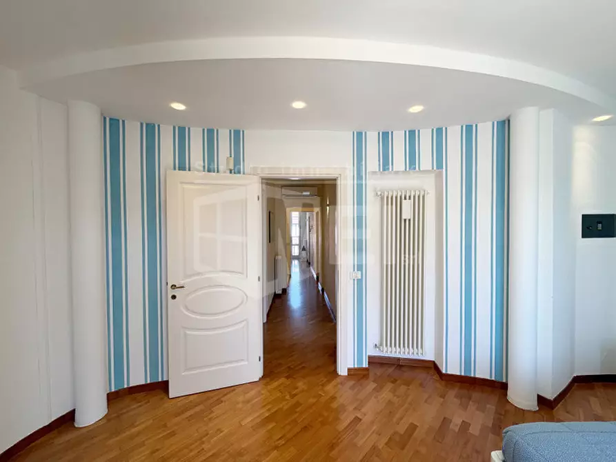Immagine 22 di Villa in vendita  in via dell'elba a Livorno