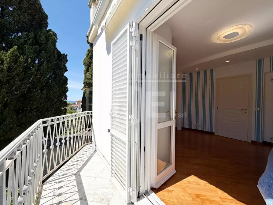 Immagine 24 di Villa in vendita  in via dell'elba a Livorno