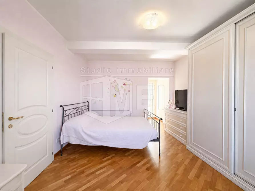 Immagine 30 di Villa in vendita  in via dell'elba a Livorno