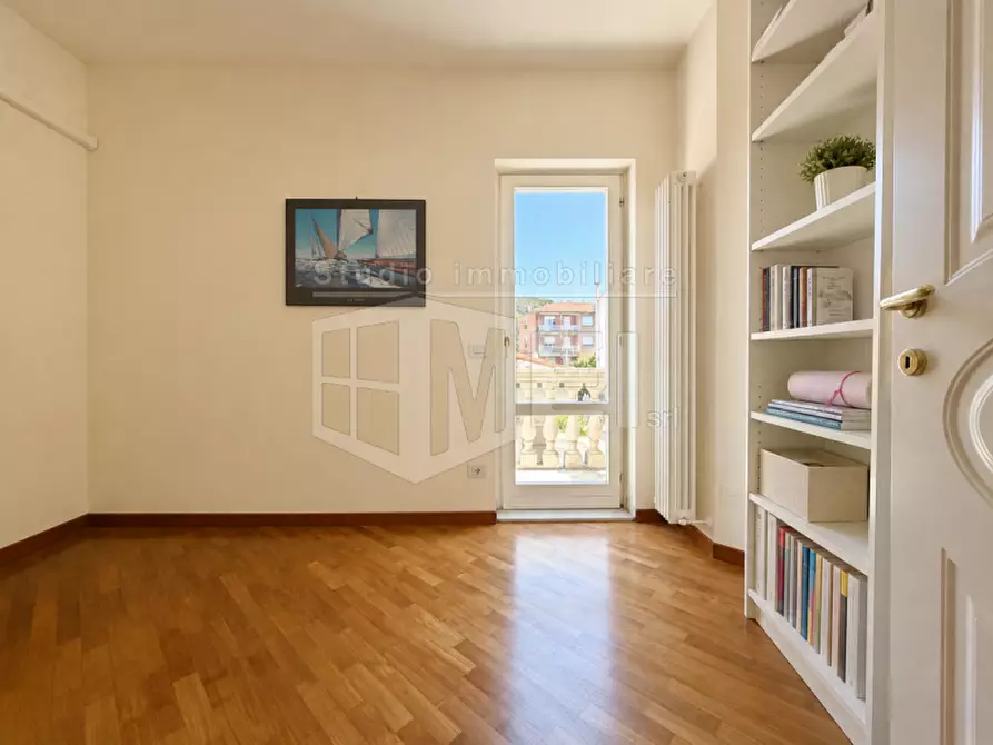 Immagine 31 di Villa in vendita  in via dell'elba a Livorno