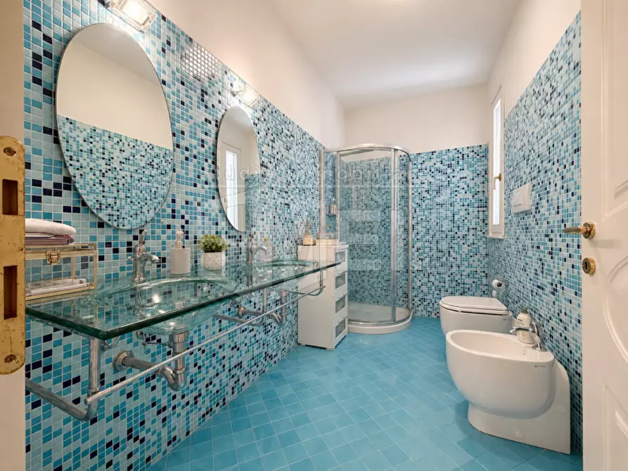 Immagine 34 di Villa in vendita  in via dell'elba a Livorno