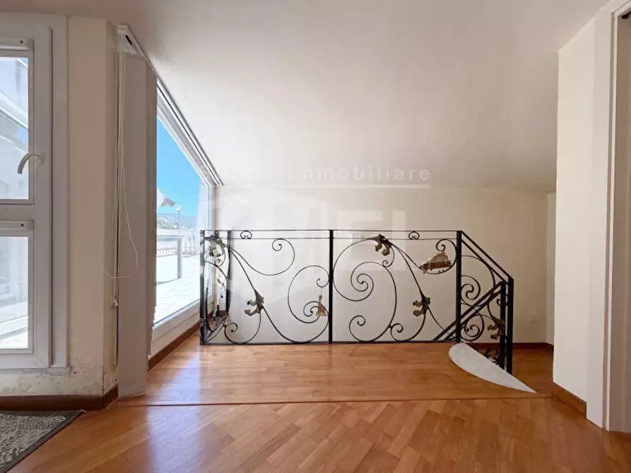 Immagine 37 di Villa in vendita  in via dell'elba a Livorno