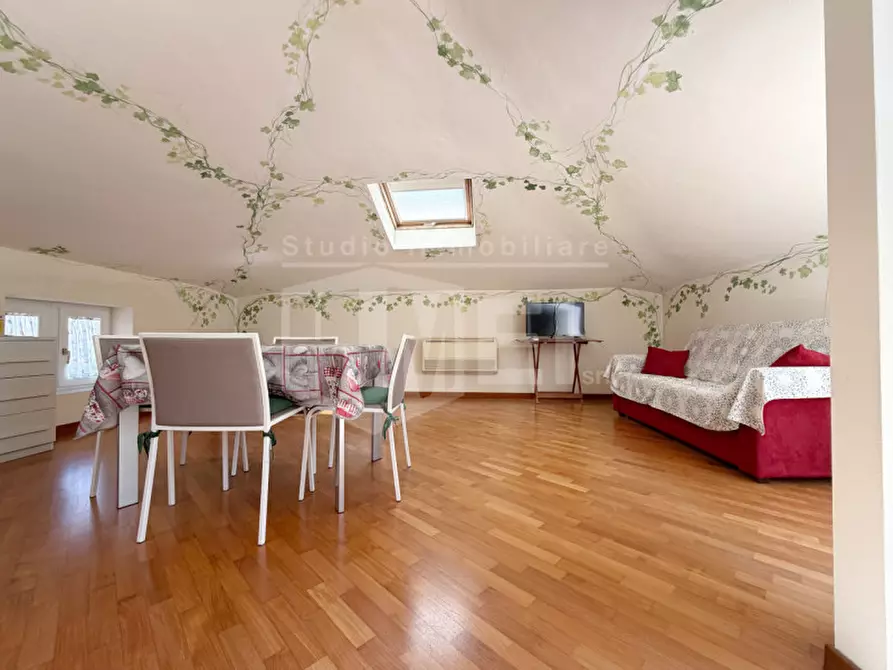 Immagine 39 di Villa in vendita  in via dell'elba a Livorno