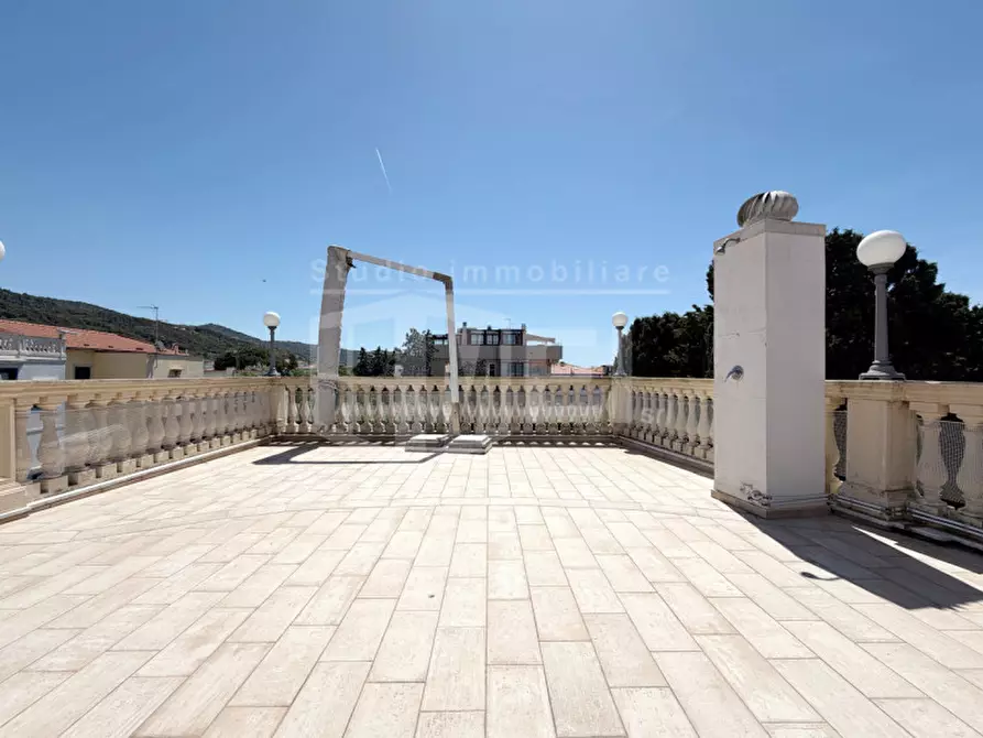 Immagine 42 di Villa in vendita  in via dell'elba a Livorno