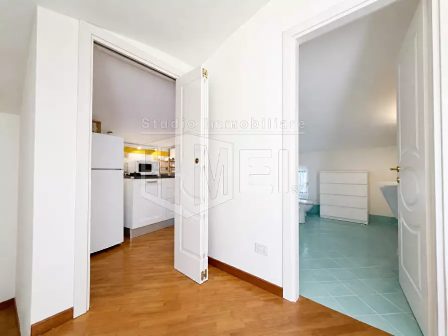 Immagine 45 di Villa in vendita  in via dell'elba a Livorno