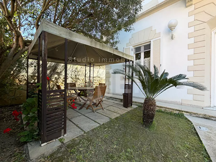 Immagine 47 di Villa in vendita  in via dell'elba a Livorno