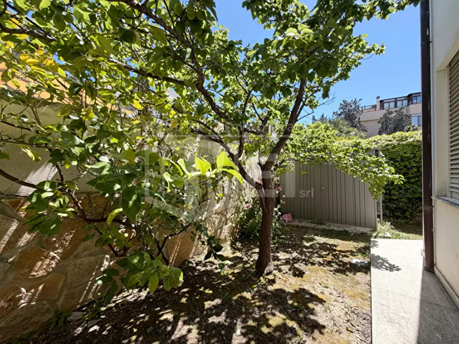 Immagine 49 di Villa in vendita  in via dell'elba a Livorno